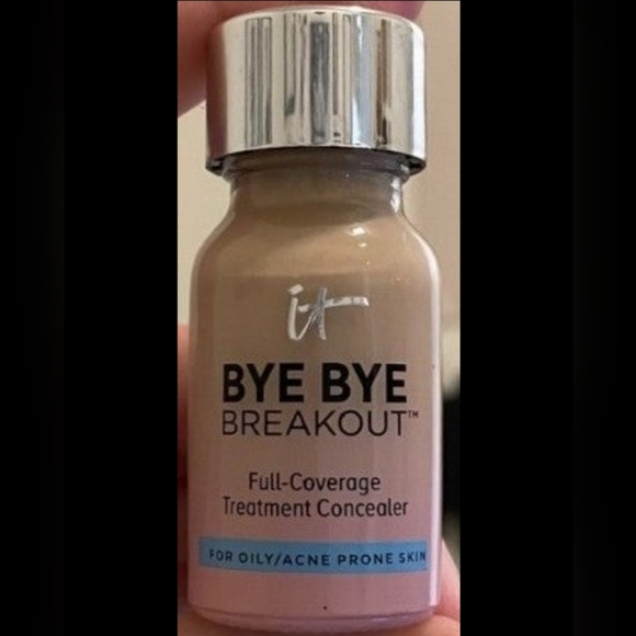 It Bye Bye Breakout Full Coverage Concealer AND Acne Treatment - Picture 5 of 8